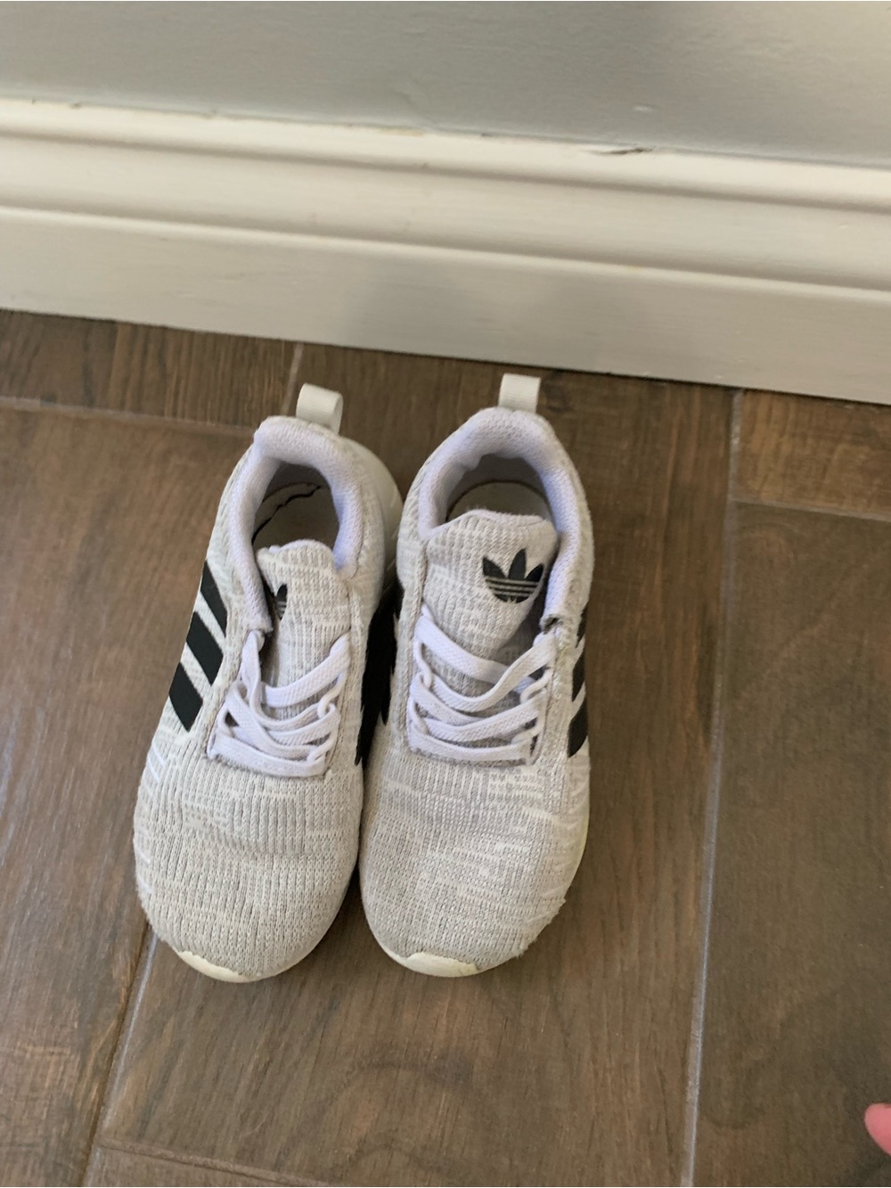 adidas kids shoes size 9